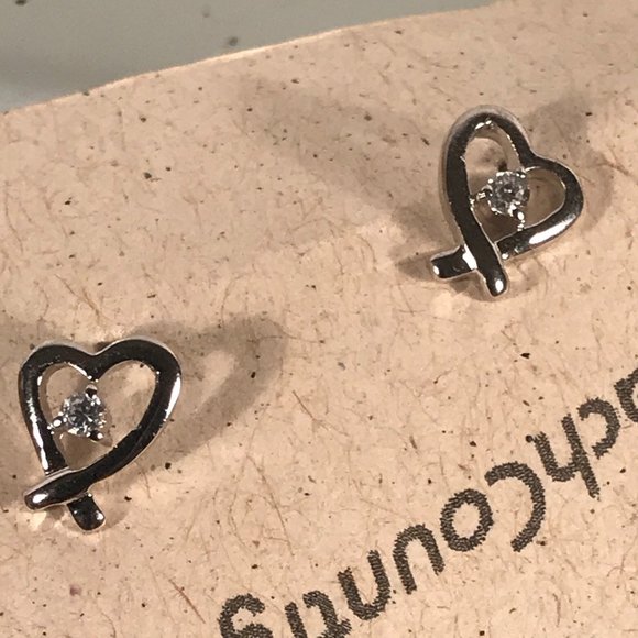 NWT Sterling Silver 925 Heart Earrings Gift Deadstock Vintage Studs Tiffany - Picture 3 of 7